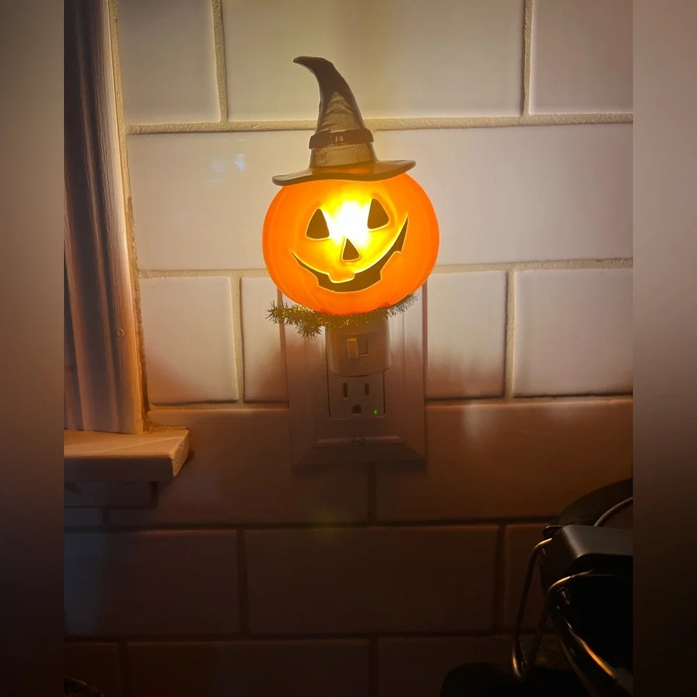 Halloween Pumpkin Night Light NWT